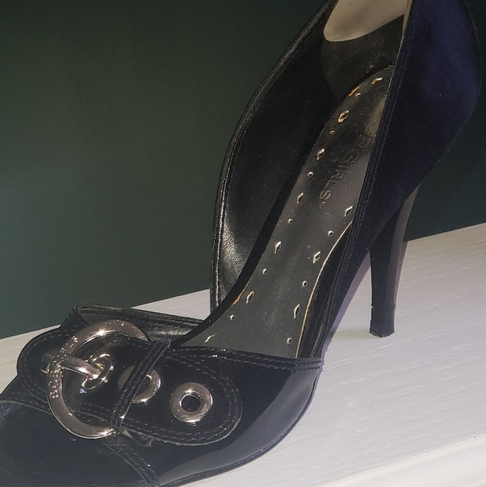 Woman's BCBG size 8 High heels